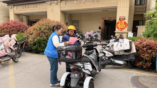 济宁市任城区南张街道满庄社区开展春日踏青文明出行宣传活动