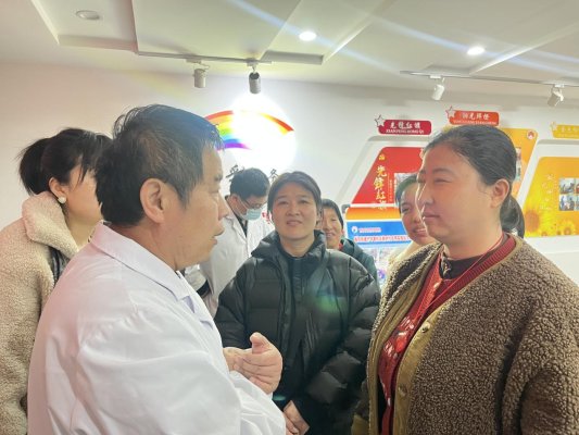 济宁市任城区越河街道竹竿巷社区开展中医保健知识专题讲座