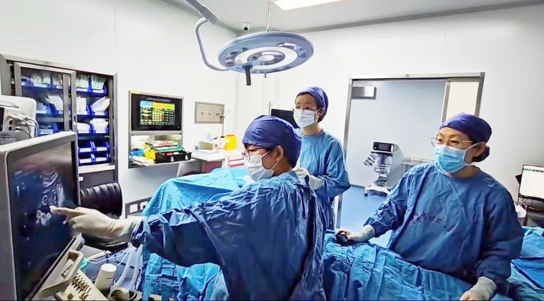 青岛市妇女儿童医院:宫内做“减法”,射频消融助4个多胎家庭圆梦