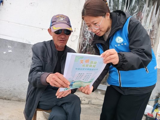 济宁市任城区南张街道李楼社区开展“文明旅游 从我做起”宣传活动