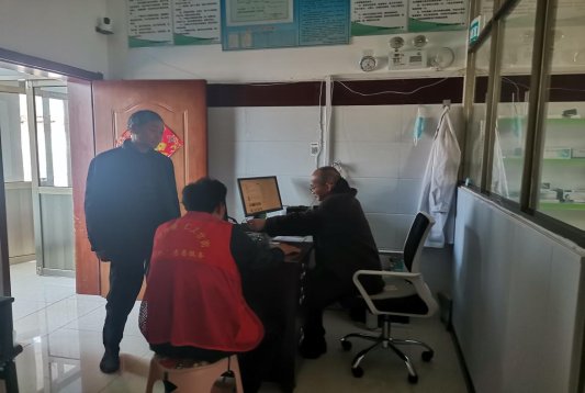 济宁市任城区二十里铺街道姜庄村开展“健康进网格 关爱暖人心”志愿服务活动