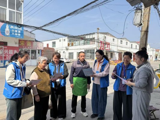 济宁市任城区南张街道刘堤头网格组开展“文明祭扫·绿色清明”志愿服务活动