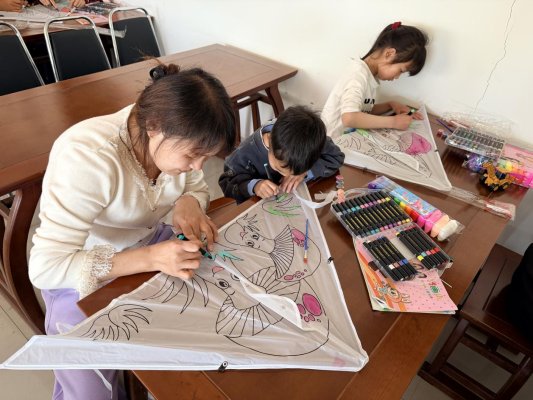 济宁市泗水县泉林镇妇联:亲子互动传家教 清明寄情润童心