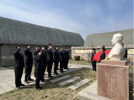 清明祭先烈,永怀铸初心,荣成公交:缅怀“两弹一星”元勋郭永怀