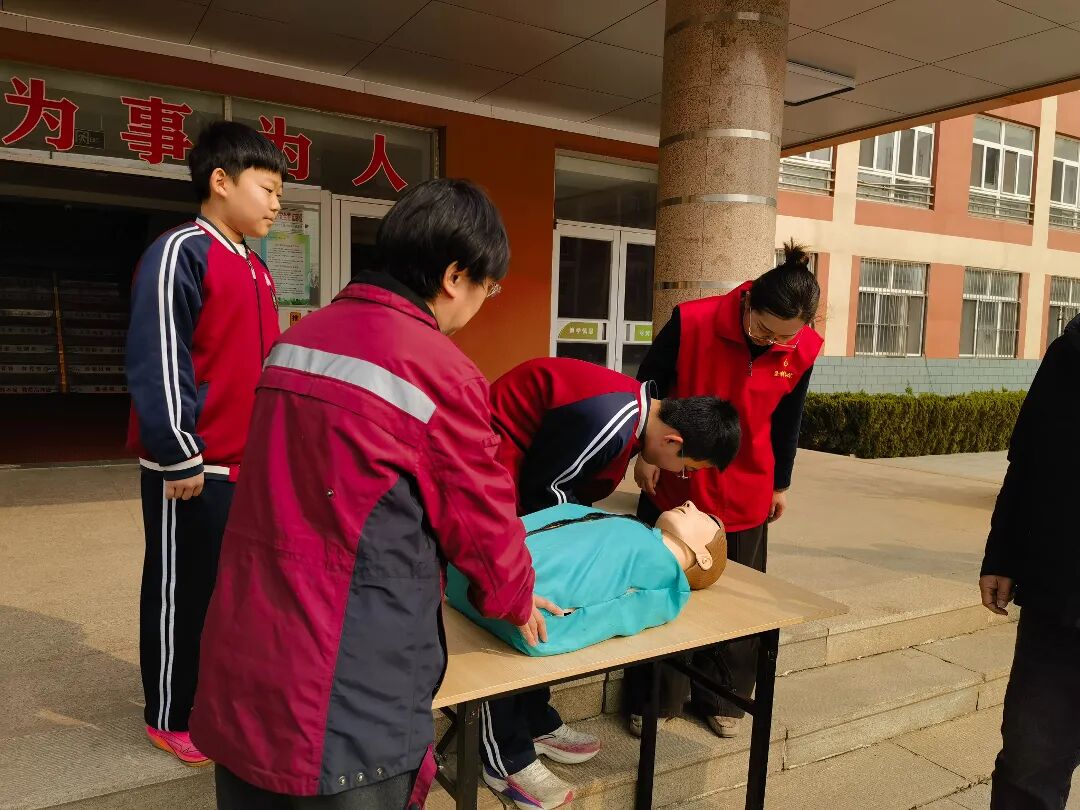 东营市垦利区第二人民医院急救科普进校园:让生命教育“活”起来