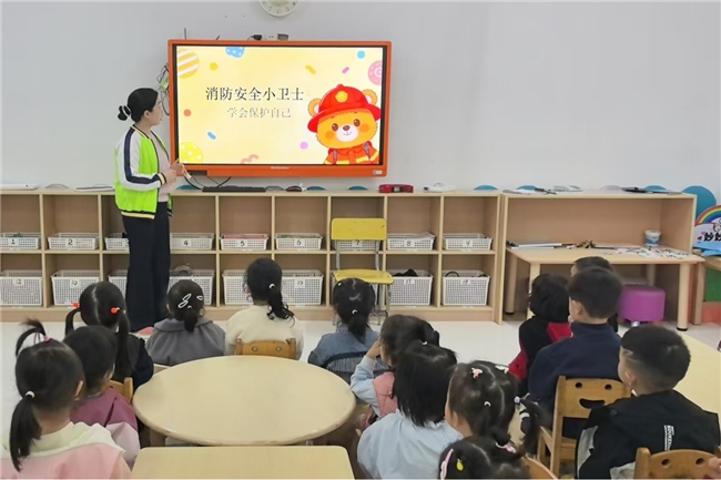 蓝焰护童心 演练铸防线——桂阳县士杰幼儿园开展消防疏散实战实训