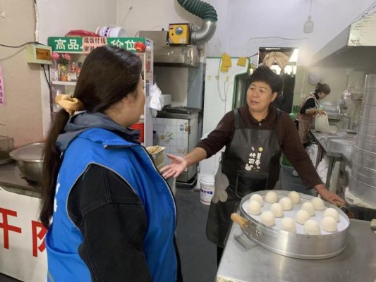 济宁市任城区安居街道居礼社区开展法治宣传活动