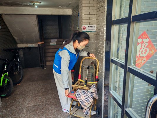 济宁市任城区南张街道悦诚社区:“顽疾”治理我先行,“小楼道”彰显“大文明”