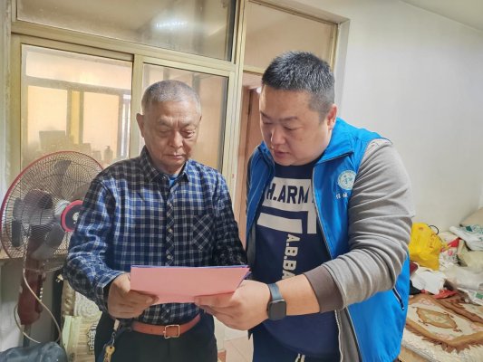 济宁市任城区仙营街道秦庄社区秦庄小区开展“平安网格·法治同行”志愿服务活动