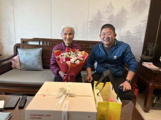 济南市莱芜区凤城街道东方红社区:温情暖夕阳 关爱润心田