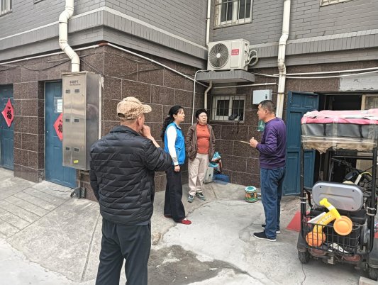 济宁市任城区南张街道满庄社区:整治隐患守平安,暖心服务惠民生