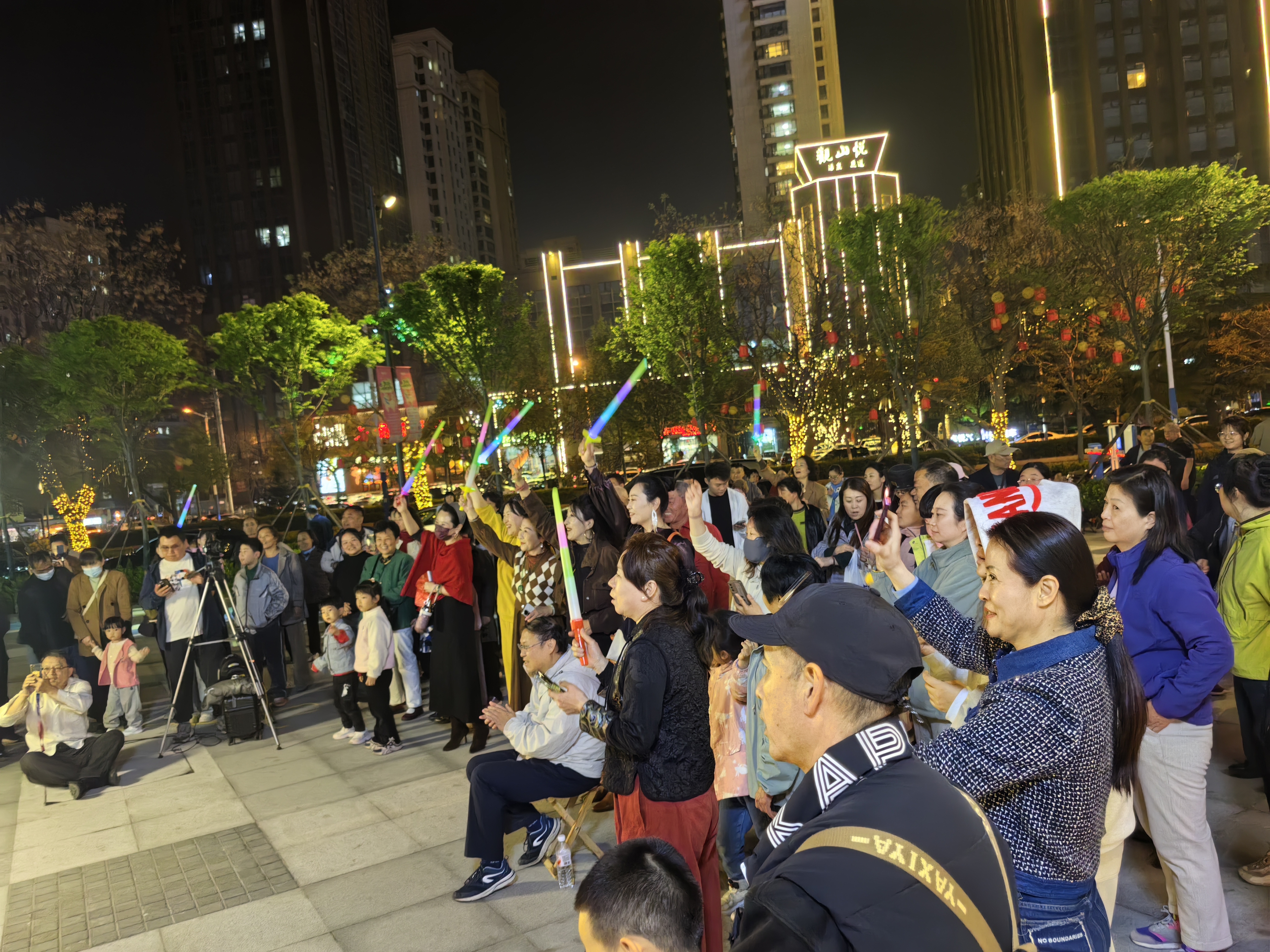 泰山区打造首个“群众主场”户外合唱时尚文化品牌