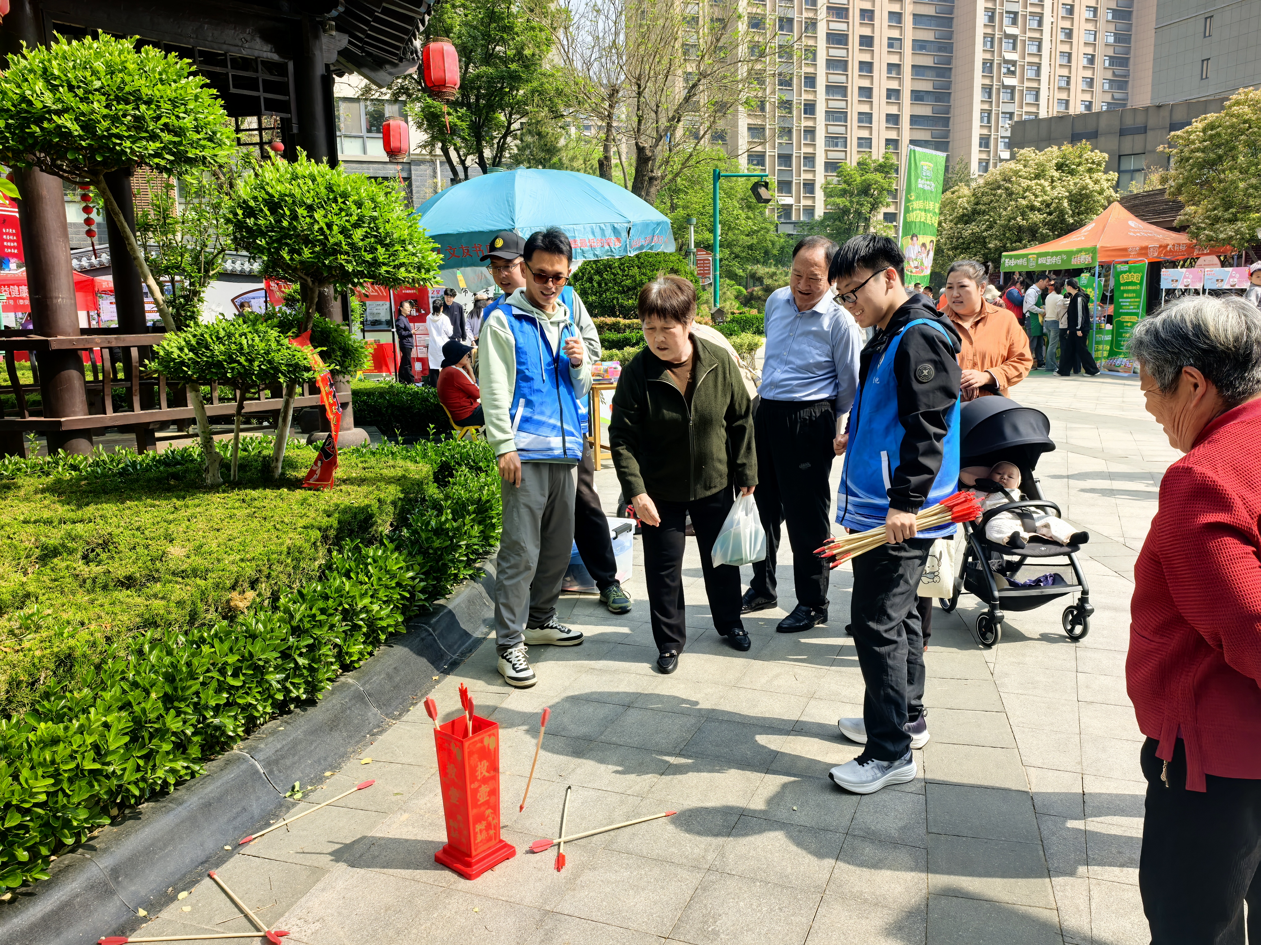 黄河大集服务再升级！泰山区学苑社区“幸福17”公益市集再添“新内容”(图4)