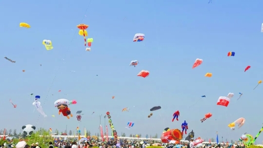 你好世界风筝都天空之上何以潍坊？(图2)