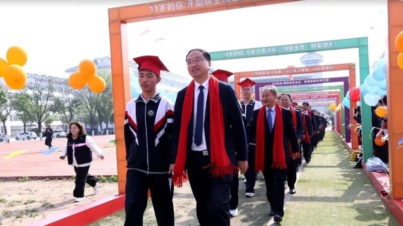 “十八而志・厚泽天下”菏泽一中举行第九届学生成人礼