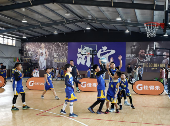 以球育少年以运动暖社区济宁市任城区李营街道东翔社区“翔往活力派”青少年篮球友谊赛圆满落幕(图2)