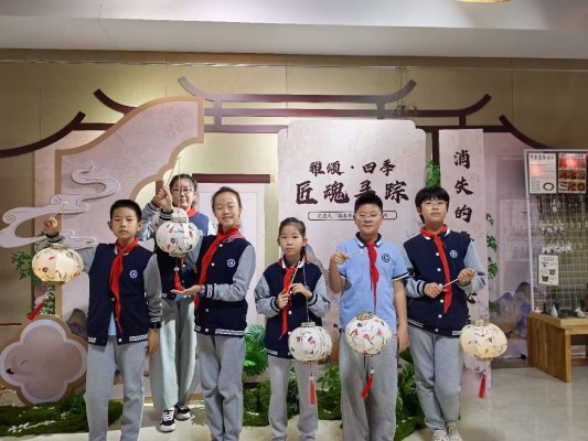 NR8AVjViQ1FBM05UUTNNelEwTXpjUVQuUnBXdFRkQkEhIQUAcXVuZ3o!