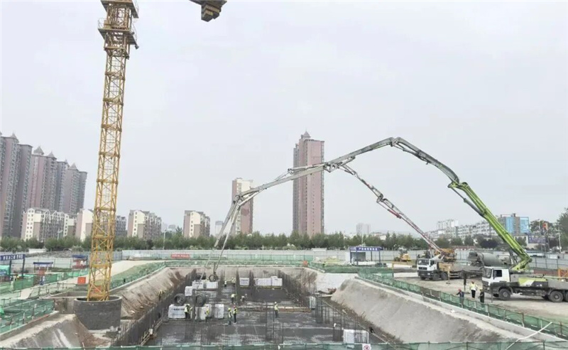 确山县第一人民医院综合楼建设项目筏板基础浇注完成