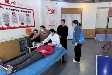 济宁市任城区金城街道洸河花园社区开展“社区健康行”志愿服务活动