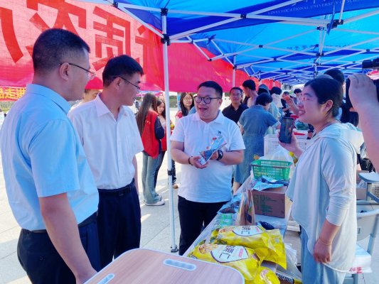 驻村好物，高校助农，第一书记优质农产品展走进临沂科技职业学院