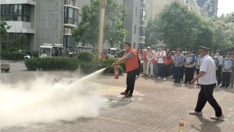 济宁市泗水县泗河街道舜发社区联合三发物业开展消防安全和电梯应急演练活动(图2)