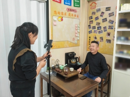 小店镜头传心声——亮哥夫妻店的短视频IP宣传阵地成长记