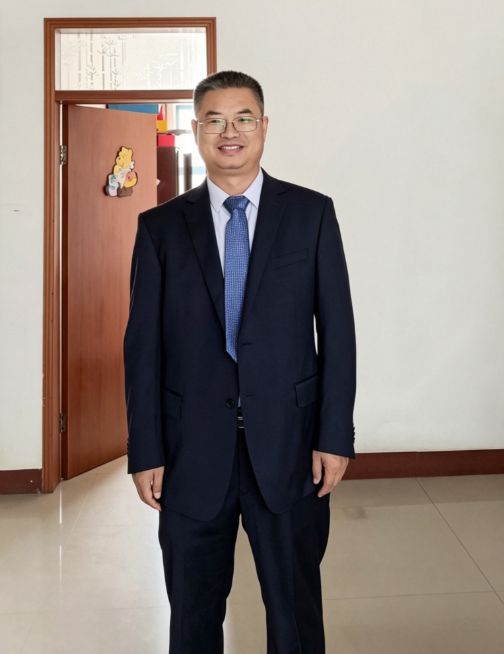 发现榜样丨菏泽一中贾崇明:师者如炬 筑梦杏坛