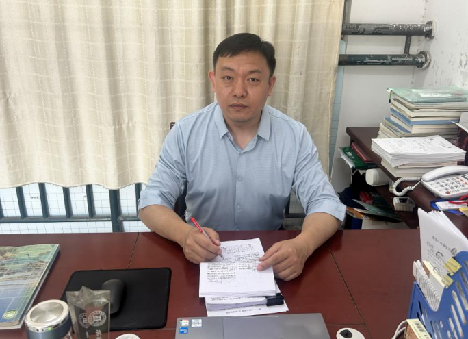 发现榜样丨菏泽一中孟令觅:党建教学深融合 红心向党育英才