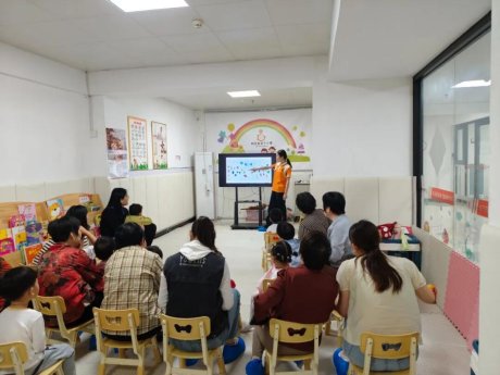 趣味绘本碰撞奇妙脑洞!济宁市泗水县泗河街道古城社区亲子小屋公益课堂暖心开课(图1)