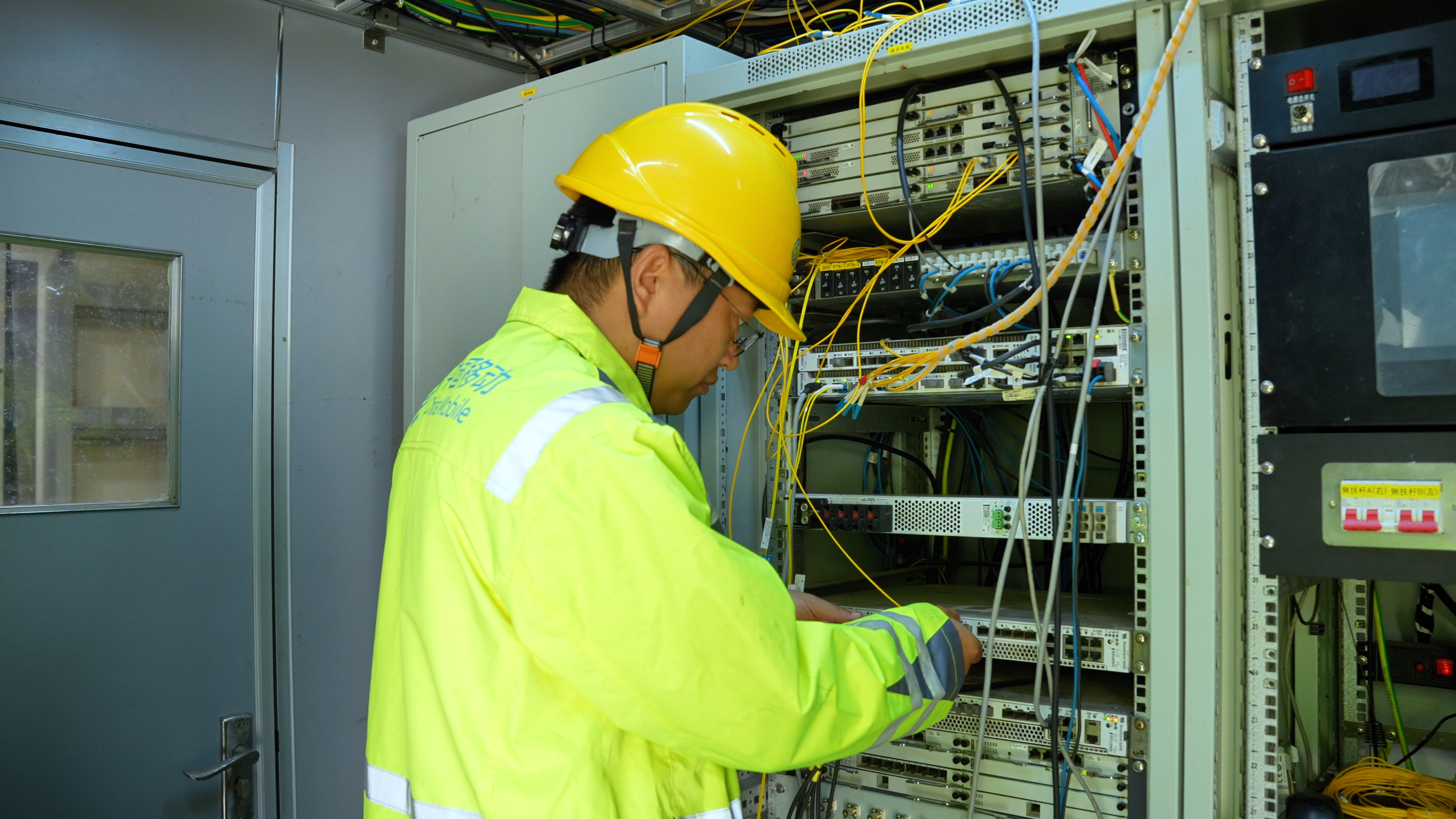 山东移动聊城分公司：5G满格助力逐浪竞渡移动护航亚洲龙舟盛会(图2)