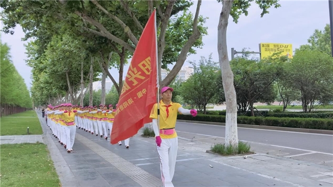 河南宜阳:花甲之年仍追梦 “健步”奋进新征程
