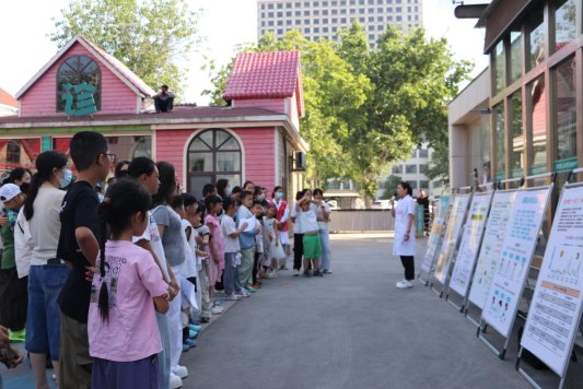 菏泽市牡丹人民医院举行“六一童趣嘉年华 五健相伴护童康”公益活动