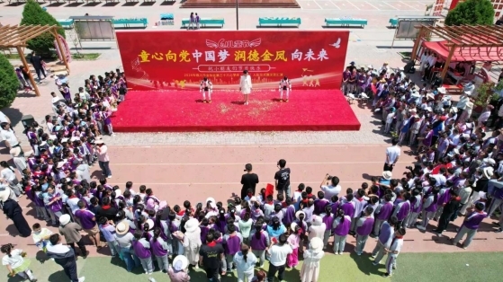 迎司庆·庆六一|中海地产蒙宁公司开展“我们经营幸福 科技进校园”公益活动