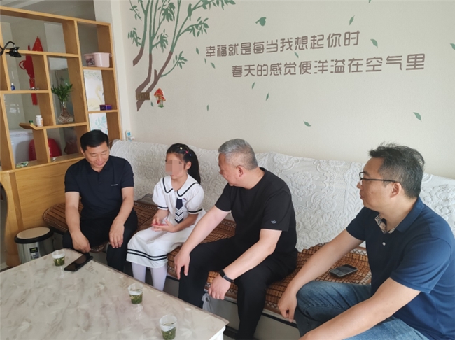 六年如约 守护成长——安徽金寨烟草持续开展“温暖童心 快乐六一”慰问活动