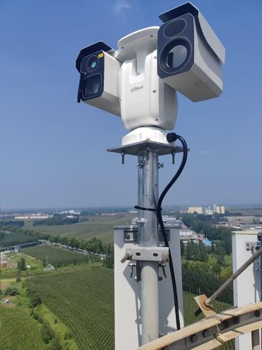 4、青岛联通在高空部署的铁塔双目热成像摄像头