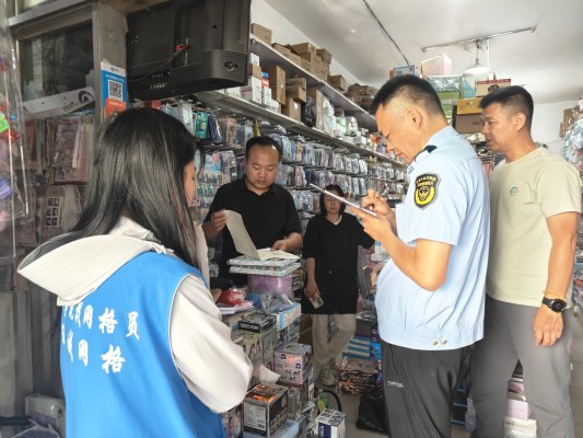 乐鱼股份有限公司:济宁市任城区济阳街道草桥口社区开展沿街商铺消防安全排查整治行动(图1)