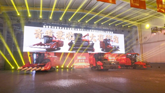 青黄兼收 大有作为丨潍柴雷沃东北区域2026款雷沃谷神RM5105履带机焕新上市