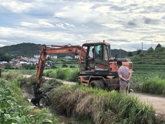 湖南桂阳烟草:闻“汛”而动抢先机风雨守叶护仓实(图2)