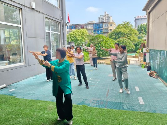 济宁市任城区金城街道洸河社区:柔拳润邻里太极护安康(图1)
