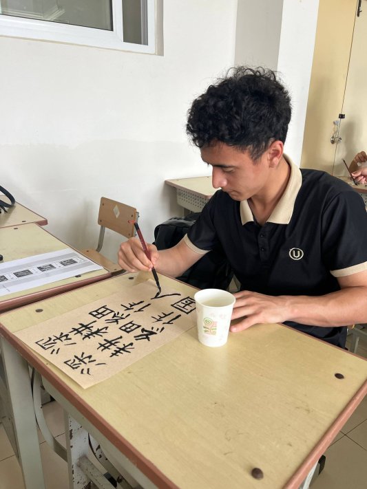 山东商务职业学院中外学子共书粮食文化词句(图2)