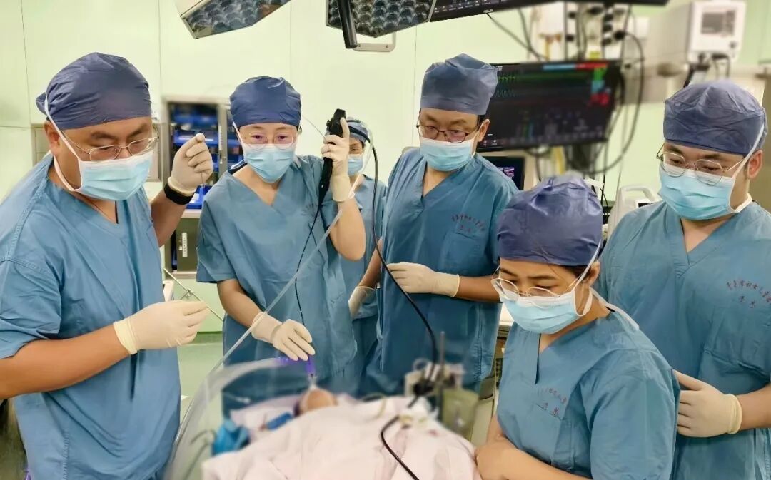 罕见!新生儿食管竟长成“N”形……青岛市妇女儿童医院高难度手术一次修好两个致命畸形