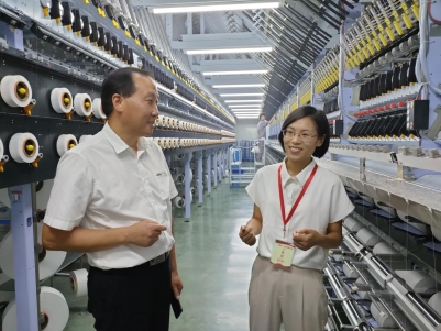 深入企业开展“服务实体经济”为主题的宣传活动
