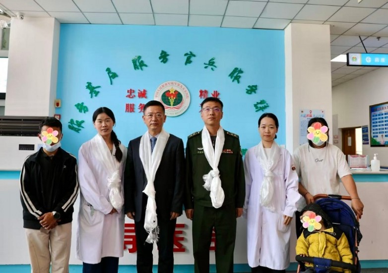 跨越雪域高原的生命接力:爱尔眼科助力完成西藏首例儿童眼眶恶性肿瘤手术成功实施