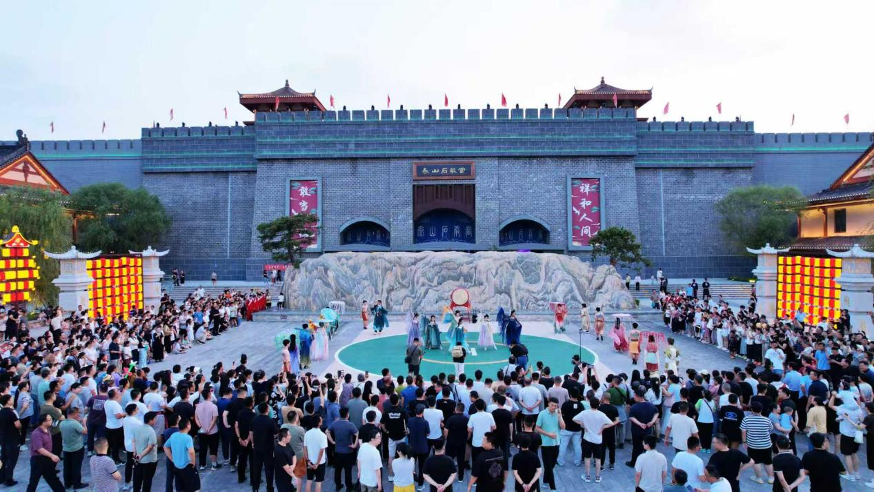 7月5日“大衣哥”朱之文空降泰安!“石敢当+泰安老街”联动狂欢点亮夏日文旅盛宴(图4)