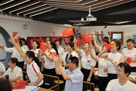 潍坊青州:书香润银龄 红韵暖人心!