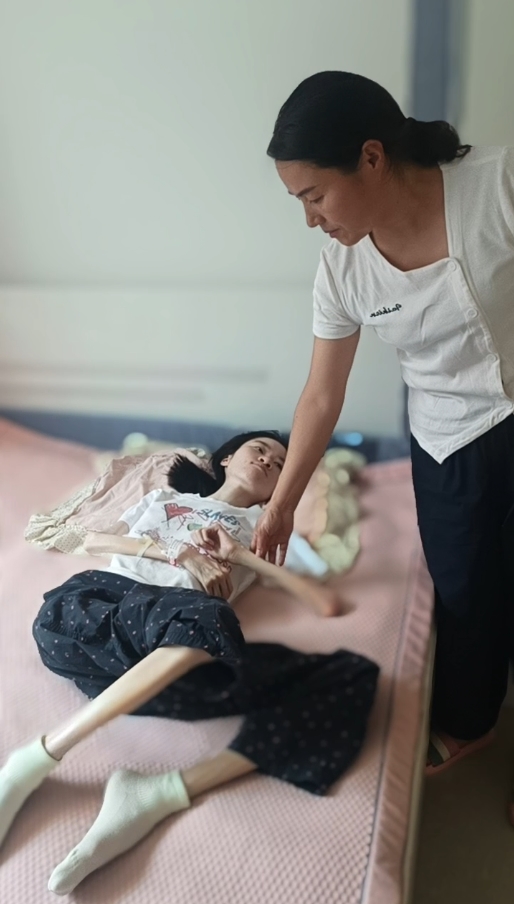 江苏一DMD女孩昏迷十余小时辗转三院无人敢治 呼吸机工程师远程指导救回一命