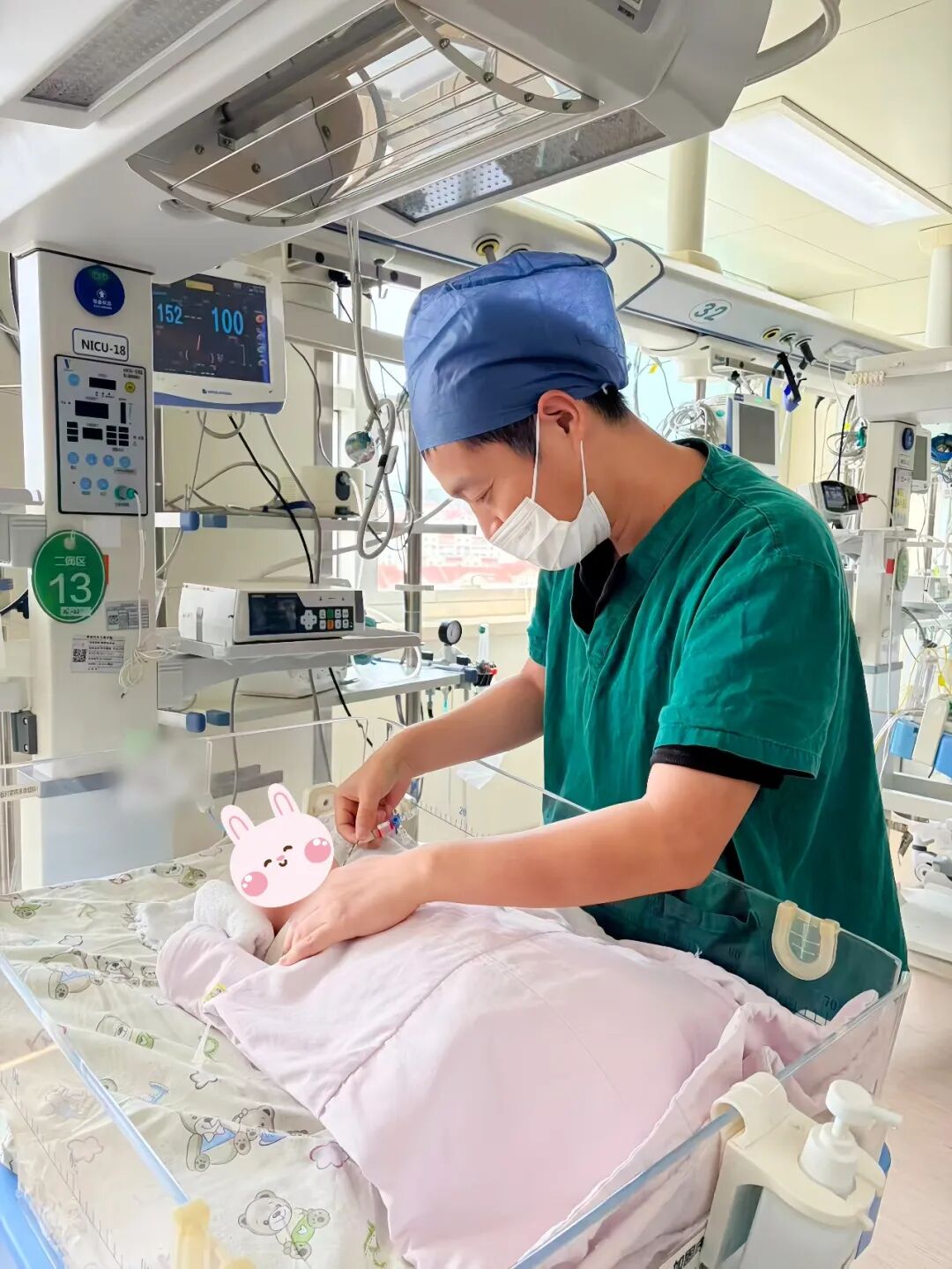 多学科接力护航!青岛市妇女儿童医院成功救治罕见颈部巨大囊性占位患儿