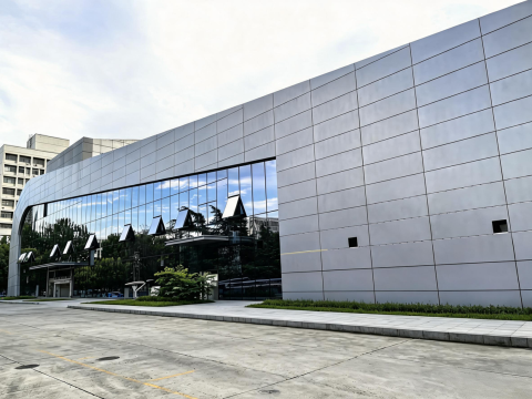 中建八局一公司助力郑州中试车间“焕新改造”(图1)