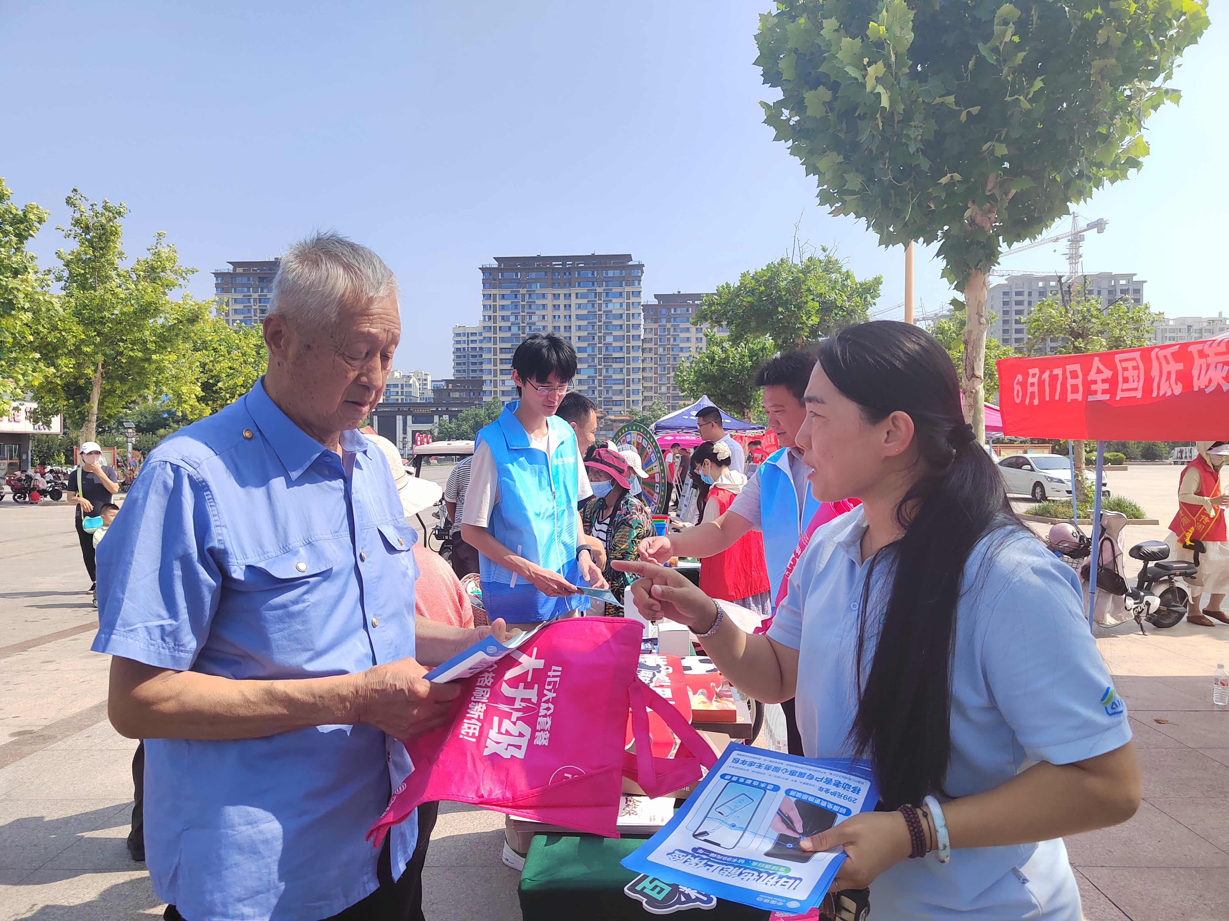 山东移动莘县分公司：以暖心服务助老年人跨越数字鸿沟(图2)