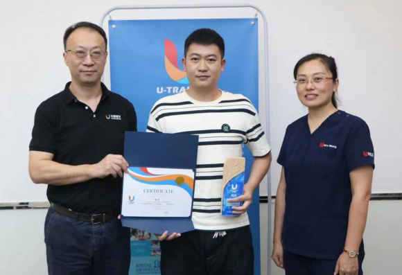 锡林郭勒盟天牙口腔殷杰:仁心仁术行医为民,降低种牙创伤呵护齿康